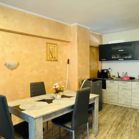 Atos 104 One Bedroom アパート サニービーチ