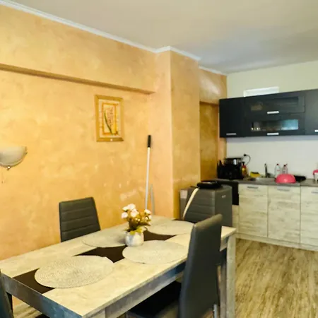 Atos 104 One Bedroom アパート サニービーチ
